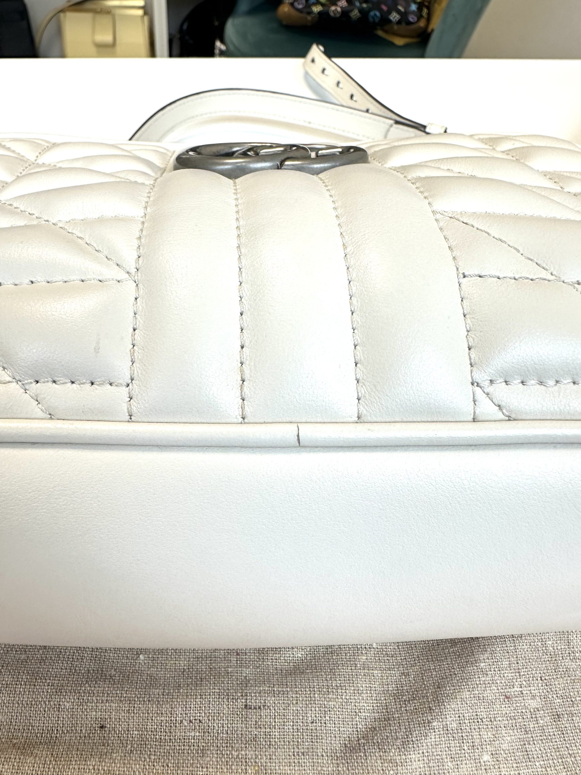 Borsa Gucci Marmont in Pelle Trapuntata Bianca - immagine 6