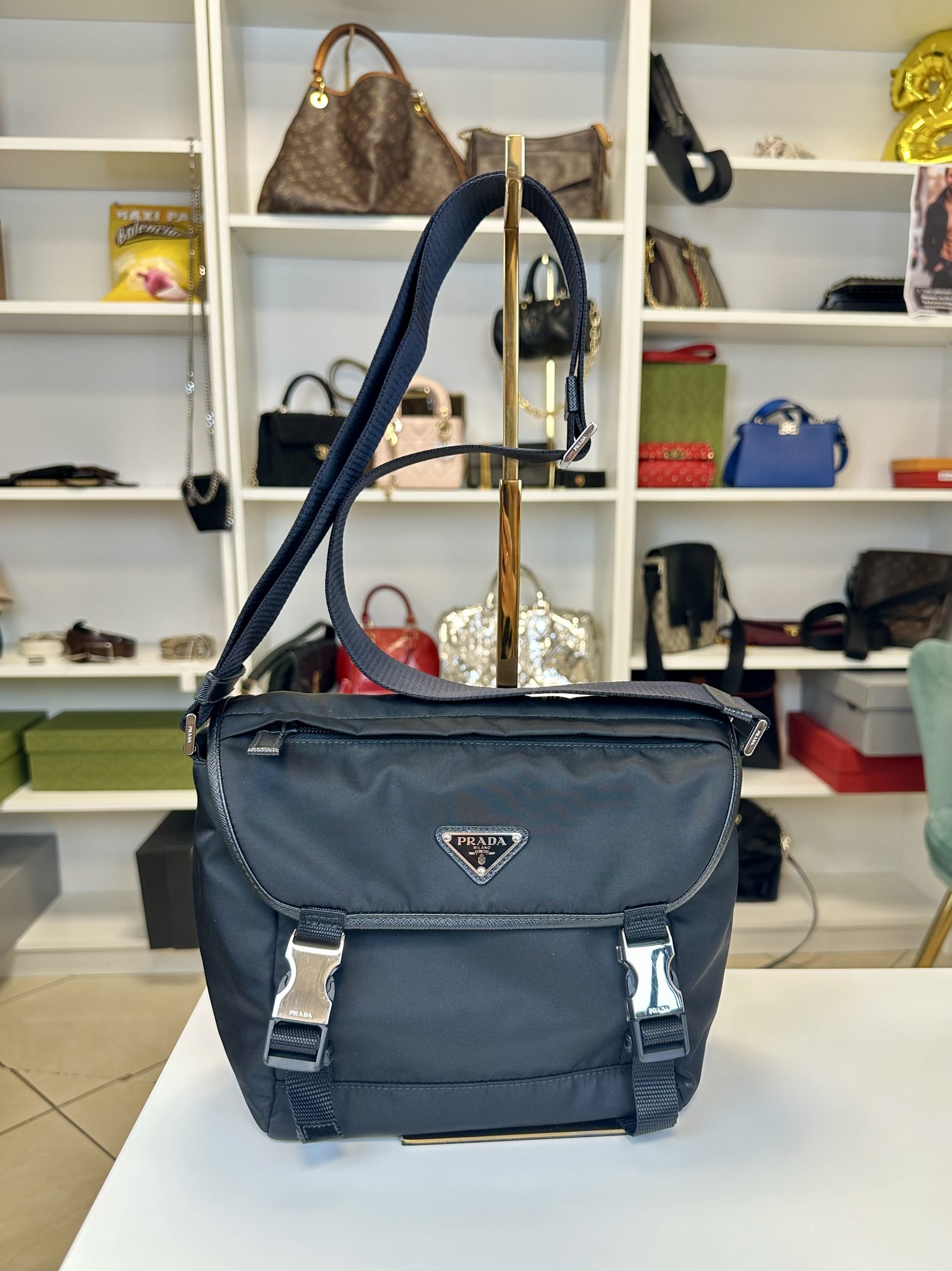 Borsa Prada a Tracolla in Re-Nylon e Pelle Saffiano Nera