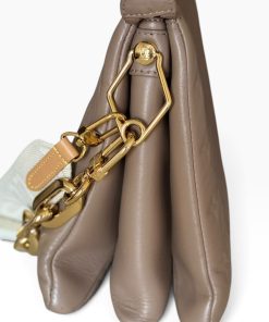 Borsa Coussin Louis Vuitton in Pelle Tortora - immagine 13