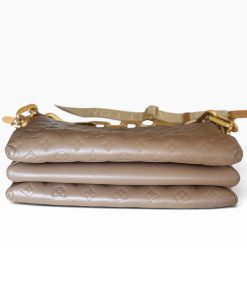 Borsa Coussin Louis Vuitton in Pelle Tortora - immagine 12
