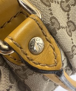 Borsa Gucci Sukey 2-Way Shoulder Bag in Tela Beige e Pelle Gialla - immagine 19