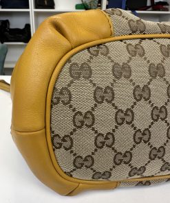 Borsa Gucci Sukey 2-Way Shoulder Bag in Tela Beige e Pelle Gialla - immagine 14