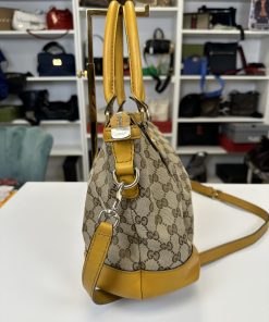 Borsa Gucci Sukey 2-Way Shoulder Bag in Tela Beige e Pelle Gialla - immagine 28