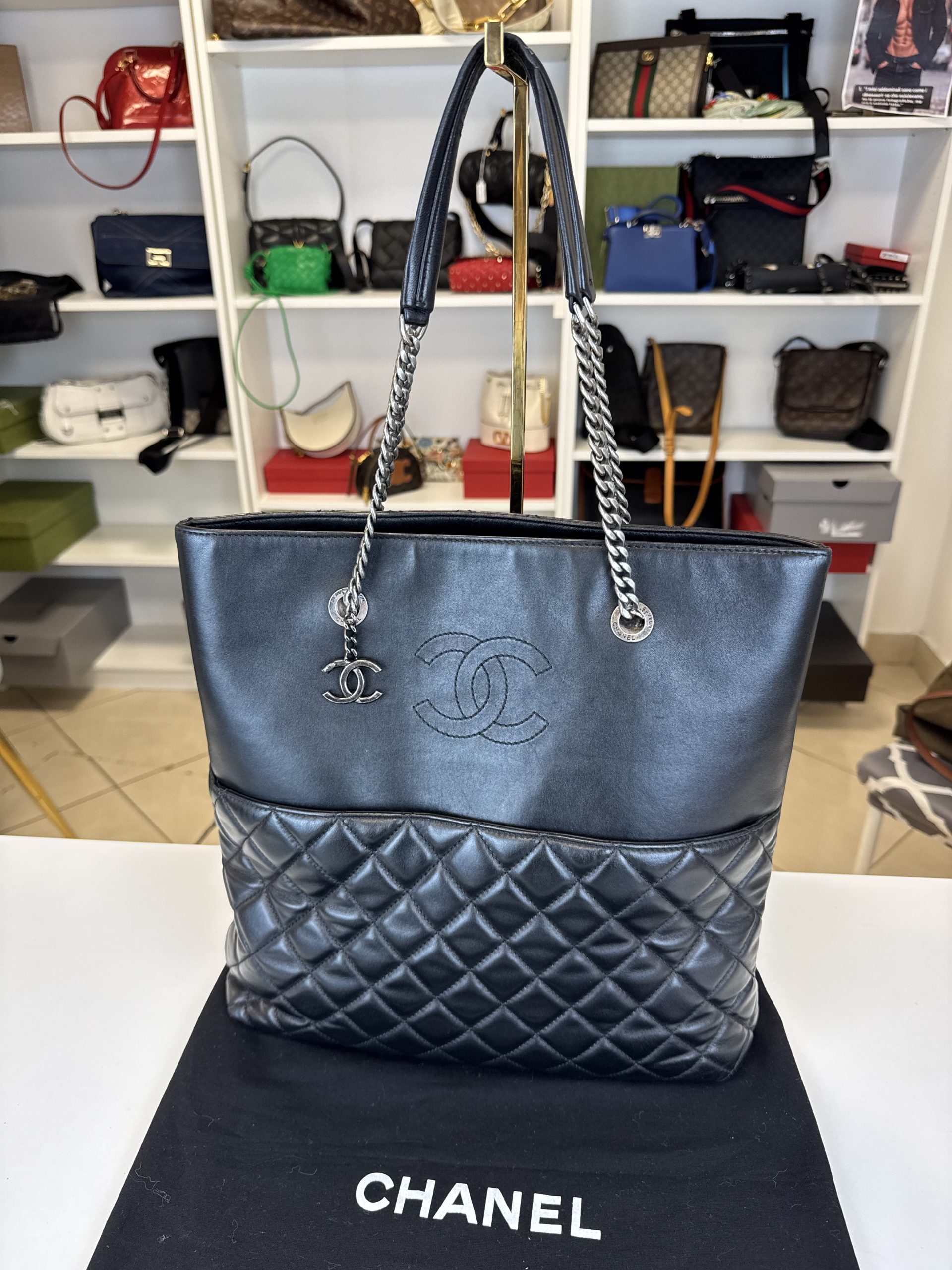 Borsa Chanel Urban Delight Tote Nera