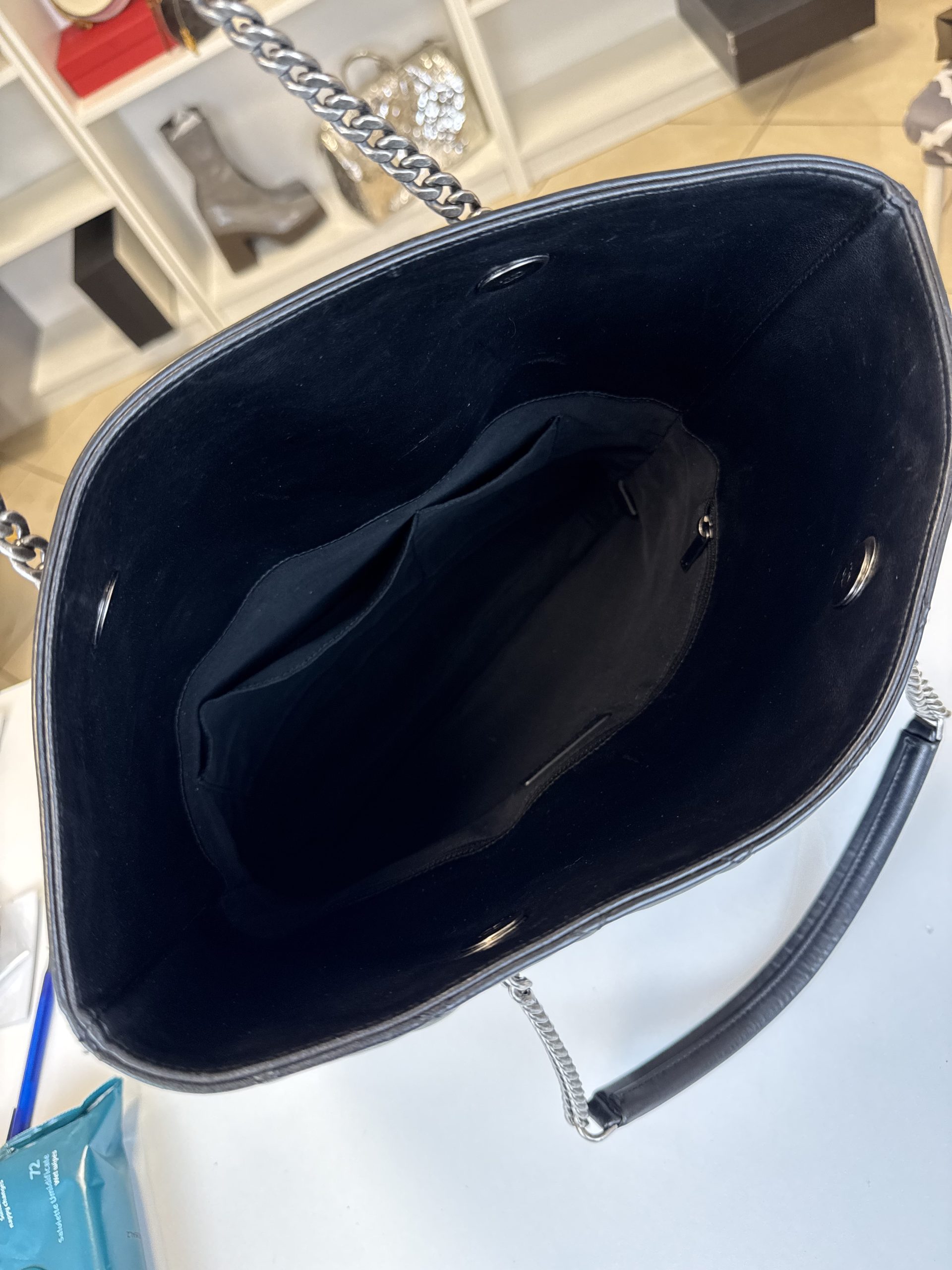 Borsa Chanel Urban Delight Tote Nera - immagine 6