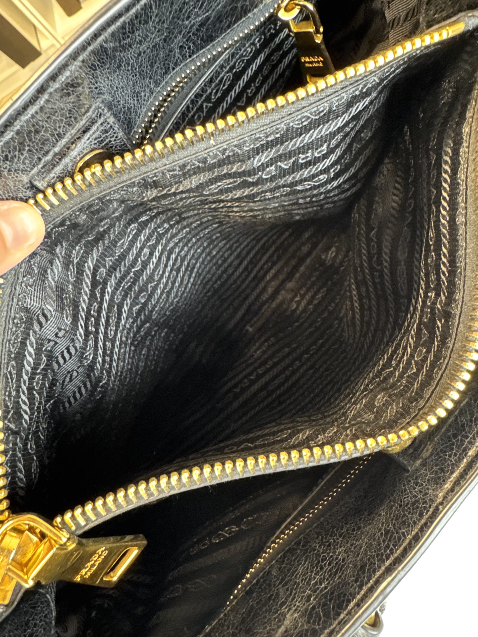 Borsa Prada in Pelle Shine Nera - immagine 7