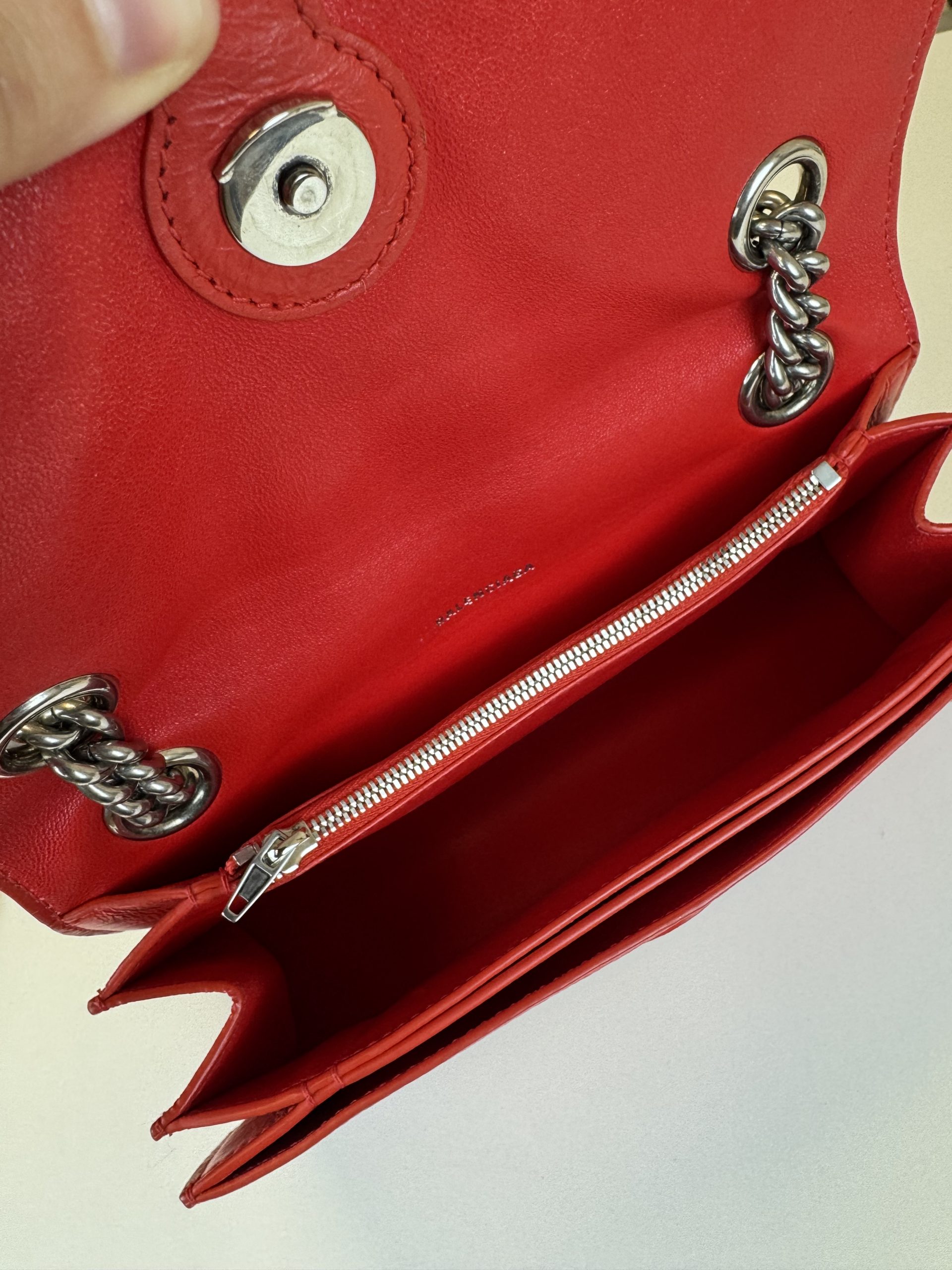 Borsa Balenciaga Crush in Pelle Rossa - immagine 7