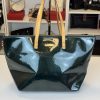 Borsa Bellevue Louis Vuitton in Pelle Verniciata Verde