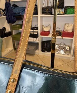 Borsa Bellevue Louis Vuitton in Pelle Verniciata Verde - immagine 12