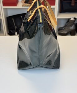 Borsa Bellevue Louis Vuitton in Pelle Verniciata Verde - immagine 10