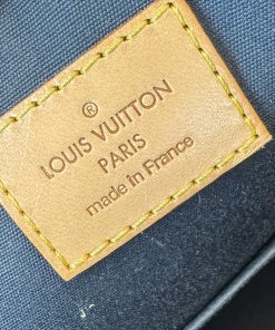 Borsa Bellevue Louis Vuitton in Pelle Verniciata Verde - immagine 3