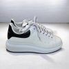 Sneakers Alexander McQueen Oversize Bianche con Dettagli Neri